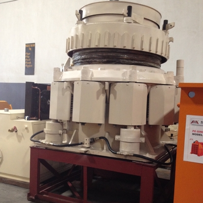 Haute fréquence d'usine de broyeur de cône du broyeur 15500kgs de roche de cône